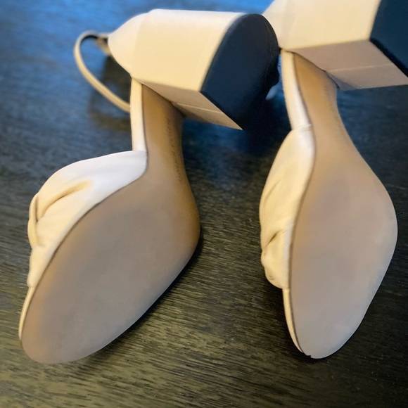 REBECCA MINKOFF NWT
Capriana Ankle-Strap Leather Sandals Size 7 - Picture 12 of 13